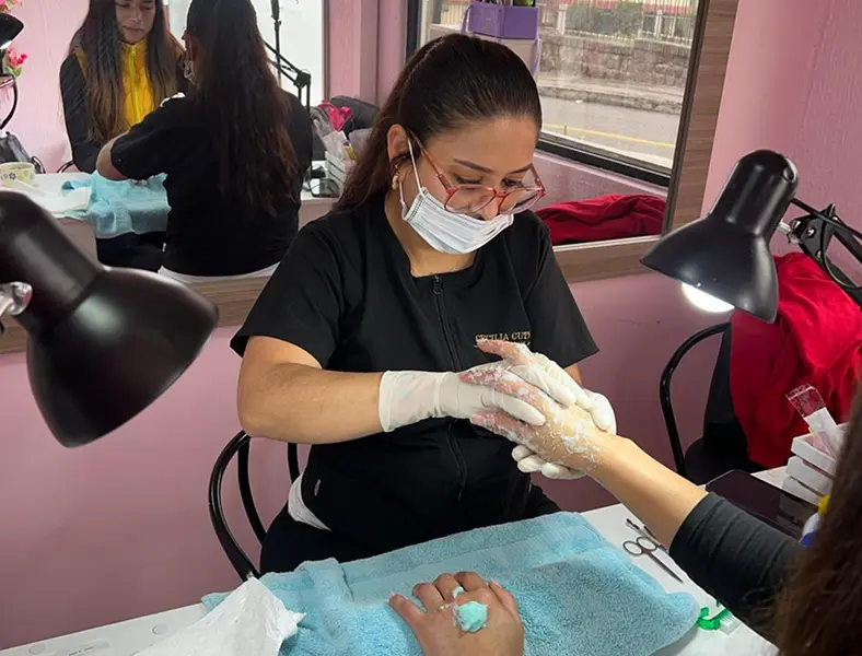 Formación Intensiva y Completa - Beneficio del curso de belleza Landing Spark